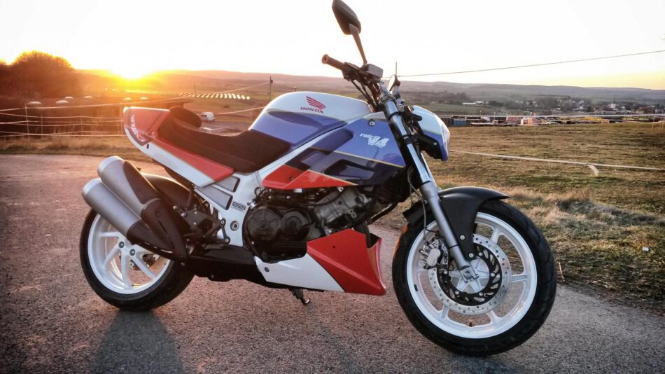 Honda VFR 750 F DEVIL Foto