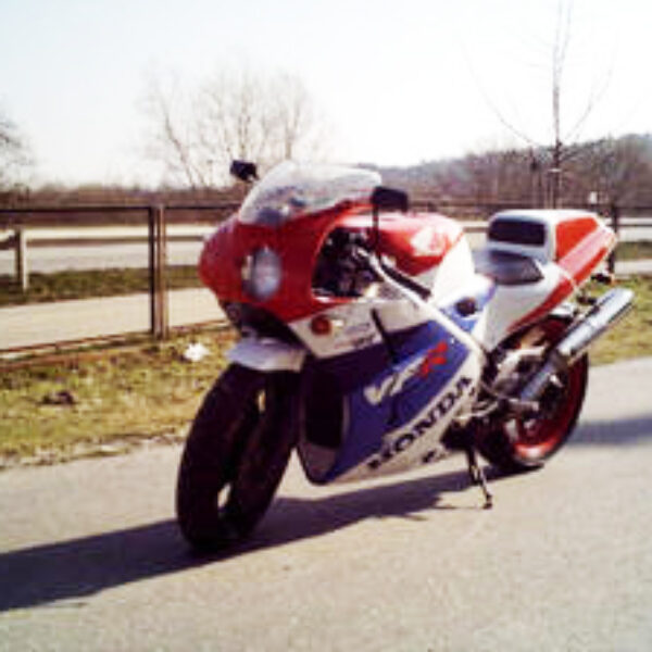 Honda VFR 400 NC 30