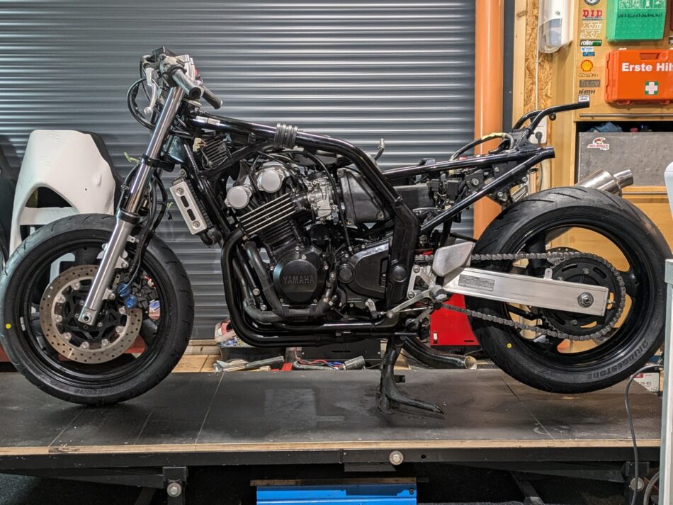 Yamaha FZS 600 Cafe Foto