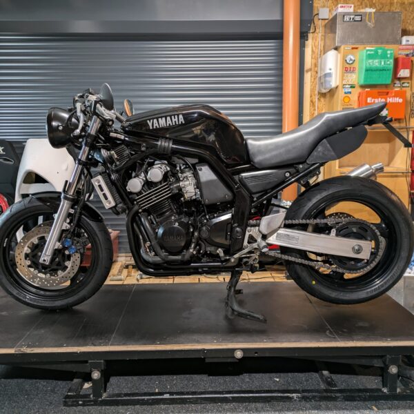 Black is Beautiful, aber etwas Farbe muss ins Spiel ;)