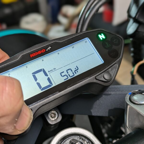 ...Tankanzeige in Prozent...