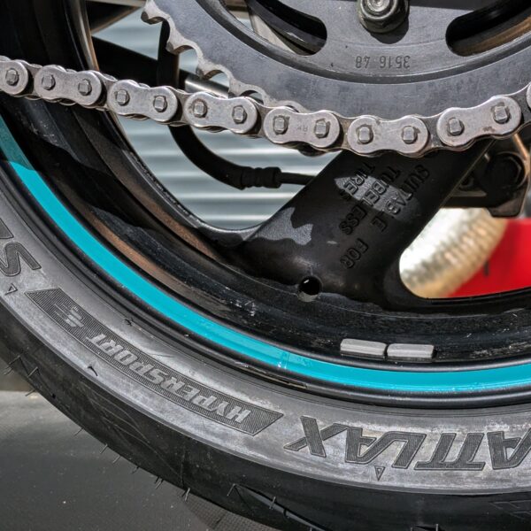 Kette gereinigt, gesspannt, geschmiert...