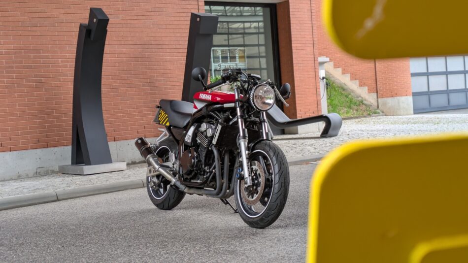 Yamaha FZS 600 Cafe Foto