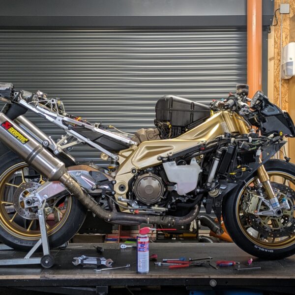 ...und alles mit Klarlack überzogen!