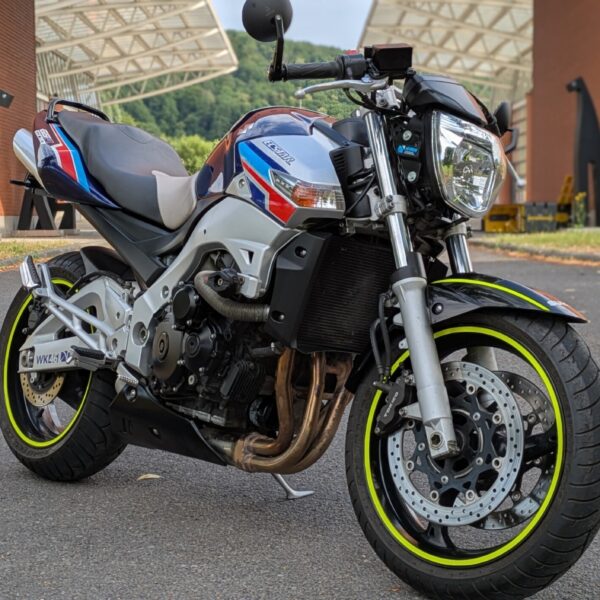Suzuki GSR 600