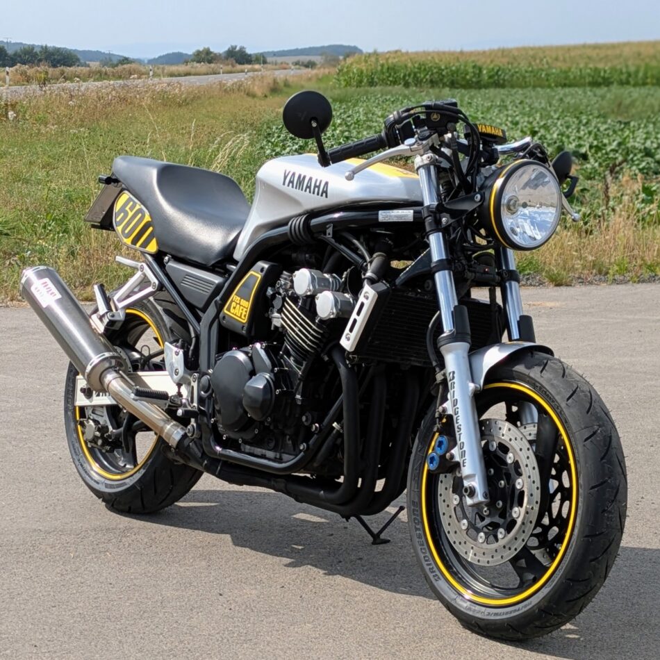 Yamaha FZS 600 Cafe Foto