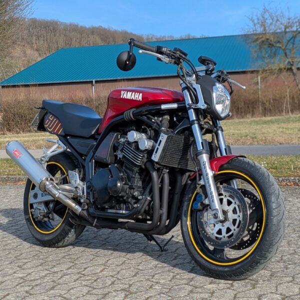 Yamaha FZS 600 Cafe