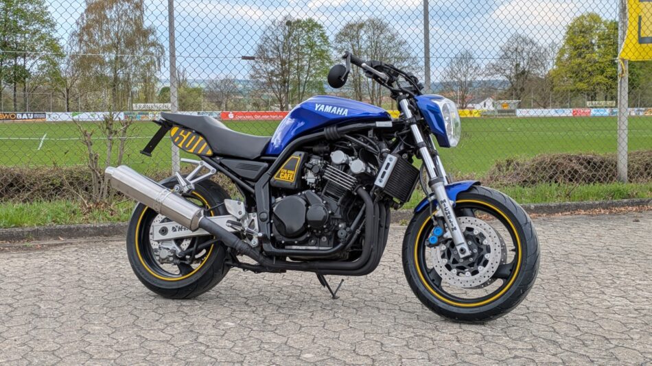 Yamaha FZS 600 Cafe Foto